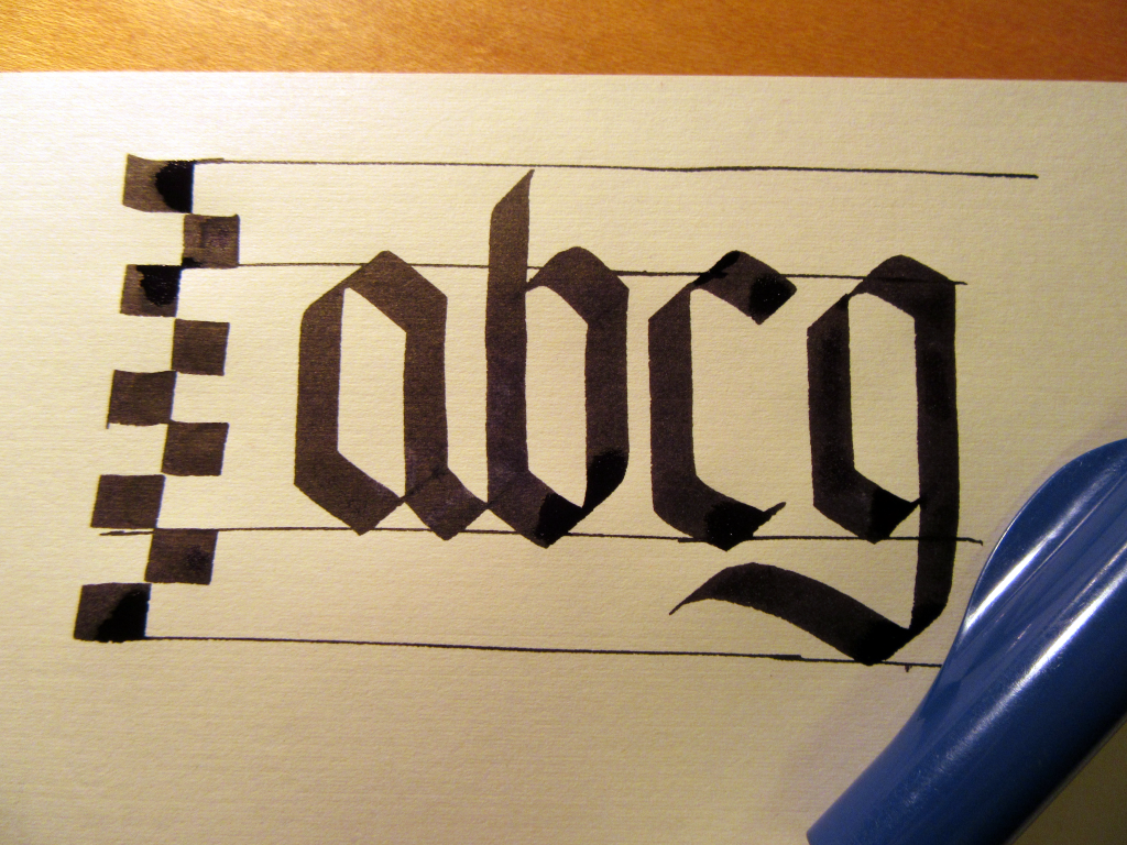 Blackletter (Gothic) Calligraphy for Beginners - Basic Strokes and Tips Blackletter (Gothic) Calligraphy for Beginners - Basic Strokes and Tips